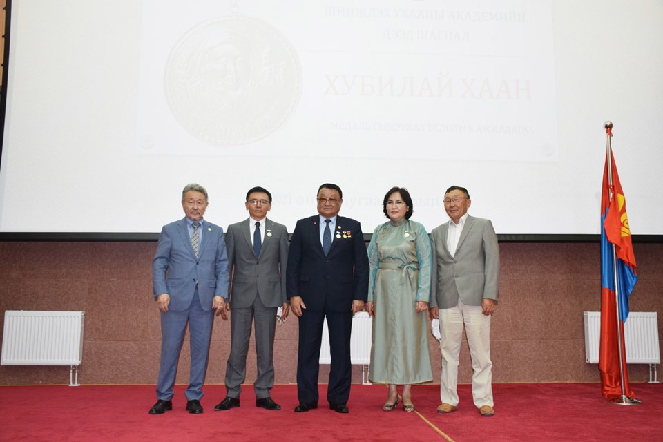 5 scientists are awarded the "Kublai Khan" medal