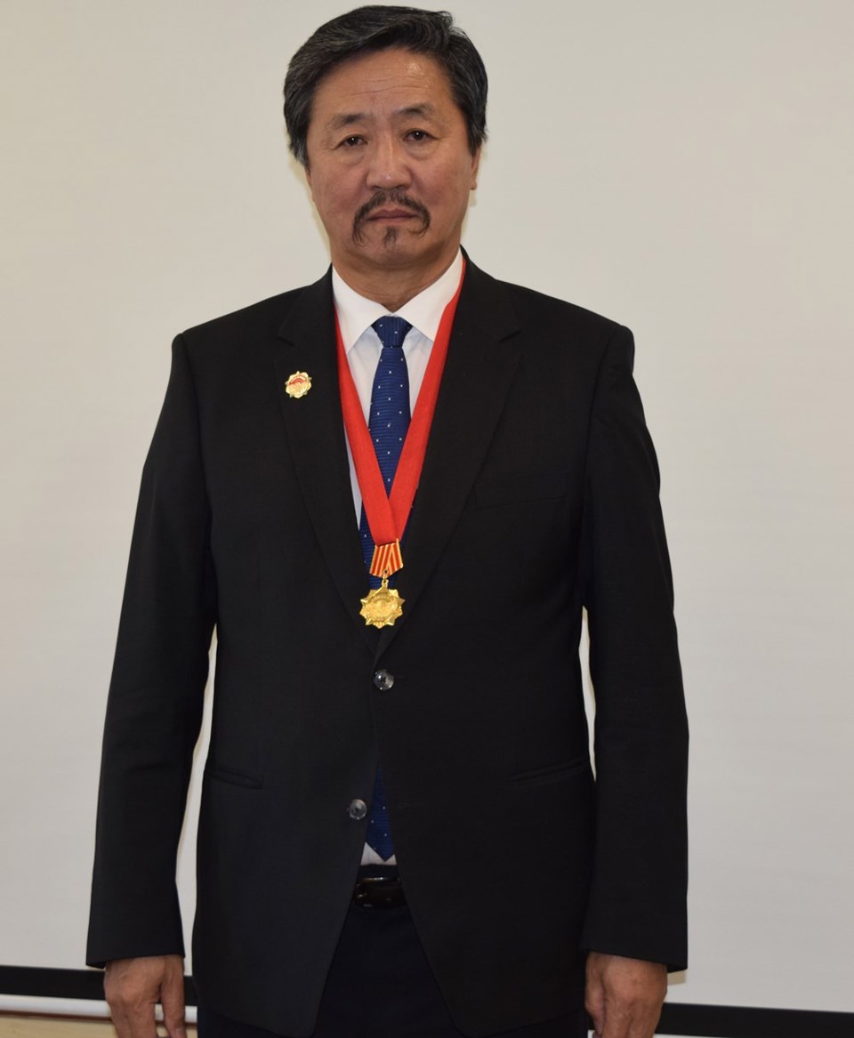 Academician T. Gan-Erdene has received the Friendship Award by the Chinese Government